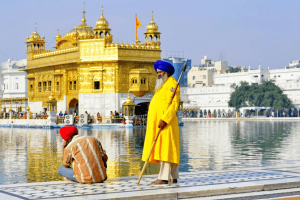 स्वर्ण मंदिर: जहां गूंजते हैं आस्था के स्वर